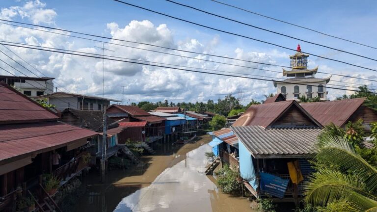 Floating in Amphawa